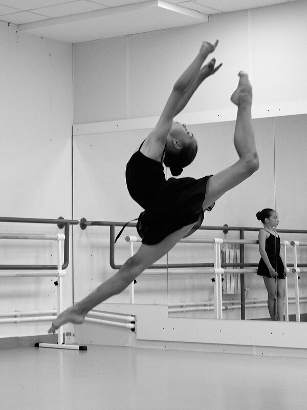 «Мгновение полёта: динамика и пластика в одном прыжке» - Елена Панова