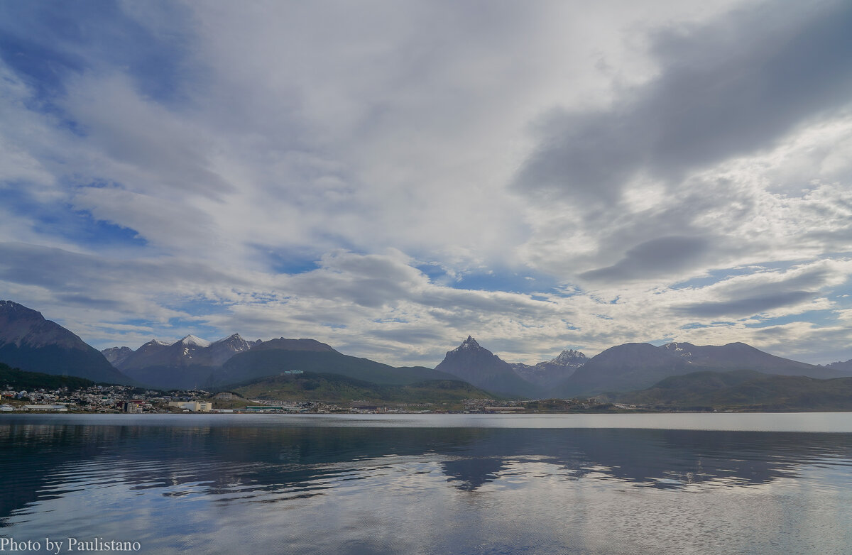 На дальних берегах... - Владимир Жданов
