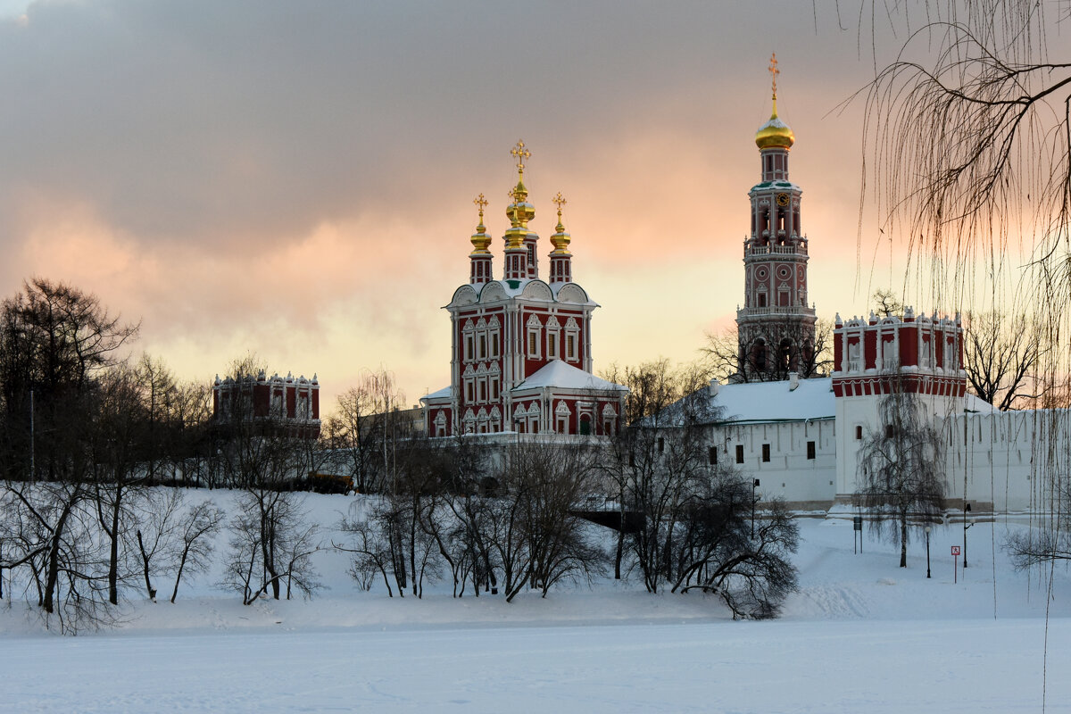Москва. Морозный вечер у Новодевичьего... - Наташа ***** Москва. Морозный вечер у Новодевичьего... - Наташа *****
