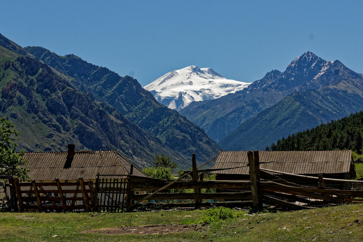 Про Эльбрус - Дмитрий Емельянов Про Эльбрус - Дмитрий Емельянов