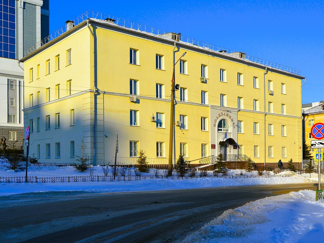 Чебоксары. Здание Медицинско-санитарной части МВД. - Пётр Чернега