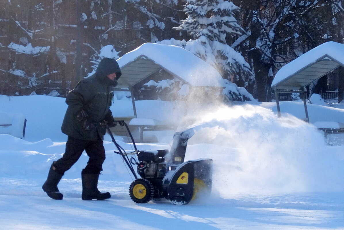 Кипит работа! - Люба Кипит работа! - Люба
