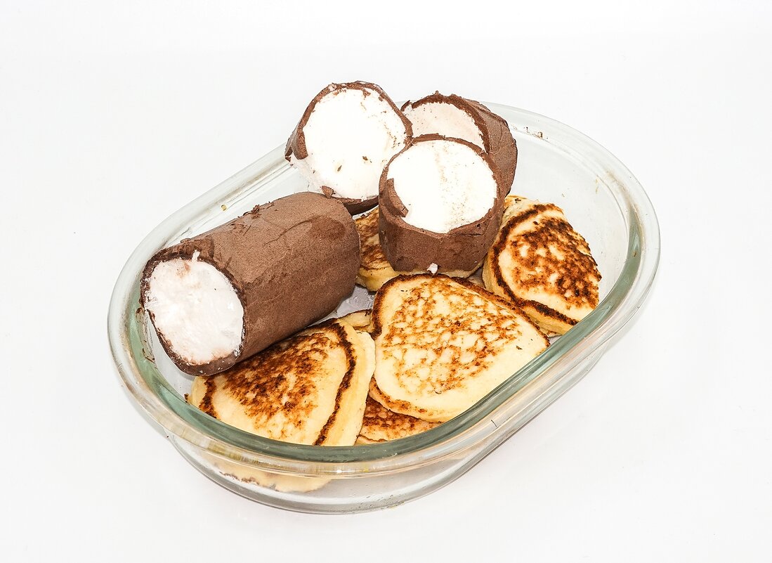 Мороженое с творожными оладьями - Валерий Иванович Мороженое с творожными оладьями - Валерий Иванович