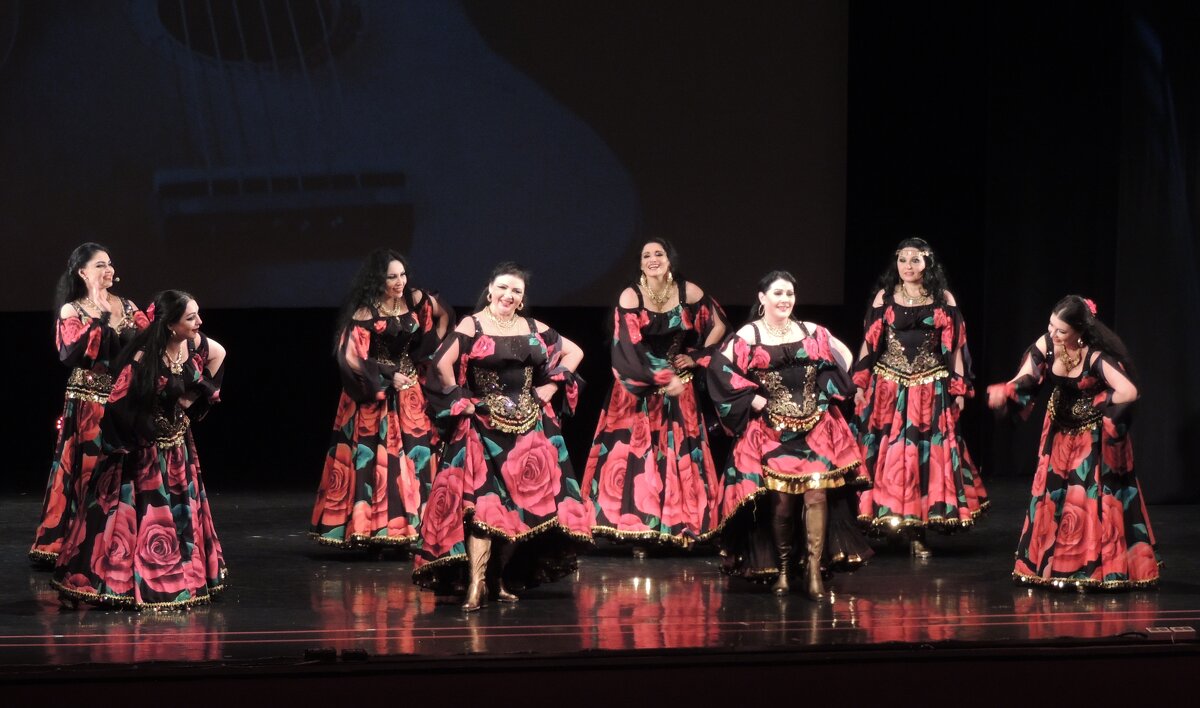 У циганского шатра. - Ната57 Наталья Мамедова