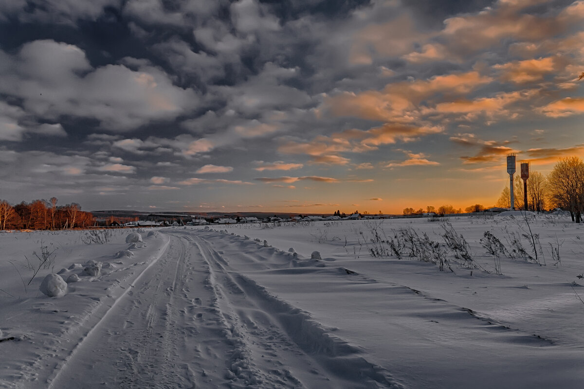 ... январский вечер, хоть и холодно, но, какие краски, какой воздух ... - Дмитрий Сундеев