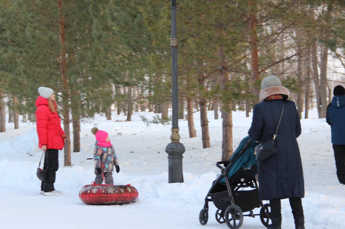 В парке - Венера Чуйкова В парке - Венера Чуйкова