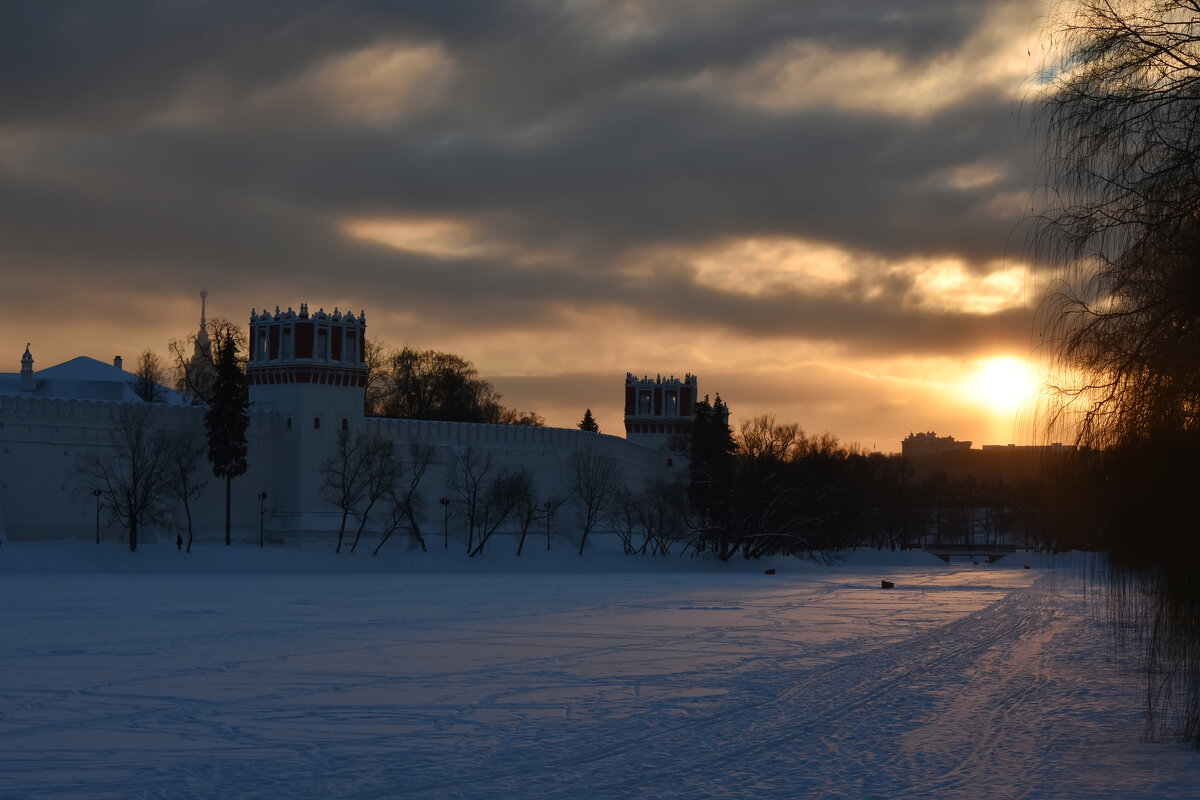 Москва. Закат у Новодевичьего... - Наташа ***** Москва. Закат у Новодевичьего... - Наташа *****
