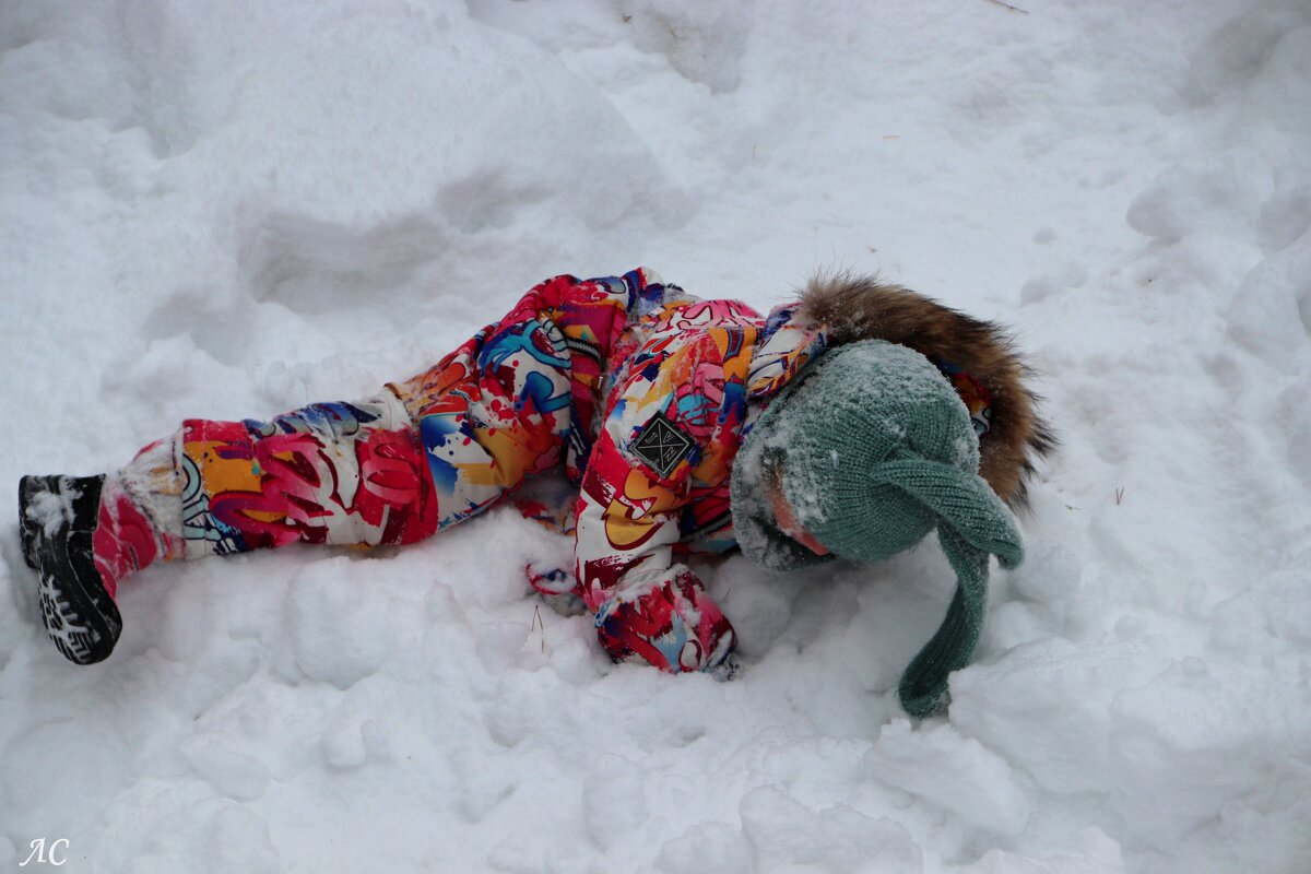 В снежной купели - Любовь Сахарова