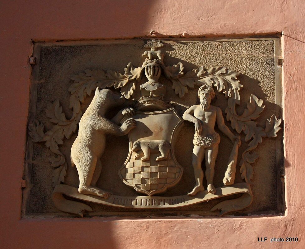 Эдолский замок , герб замка - Liudmila LLF