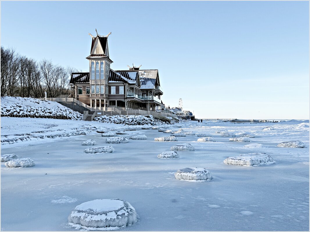 Зимнее утро. Гранд Монополь. - Валерия Комова