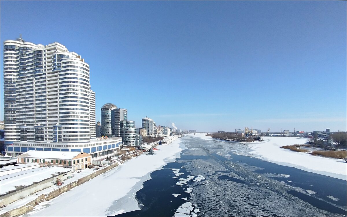 Вид с моста на набережную! - Надежда 