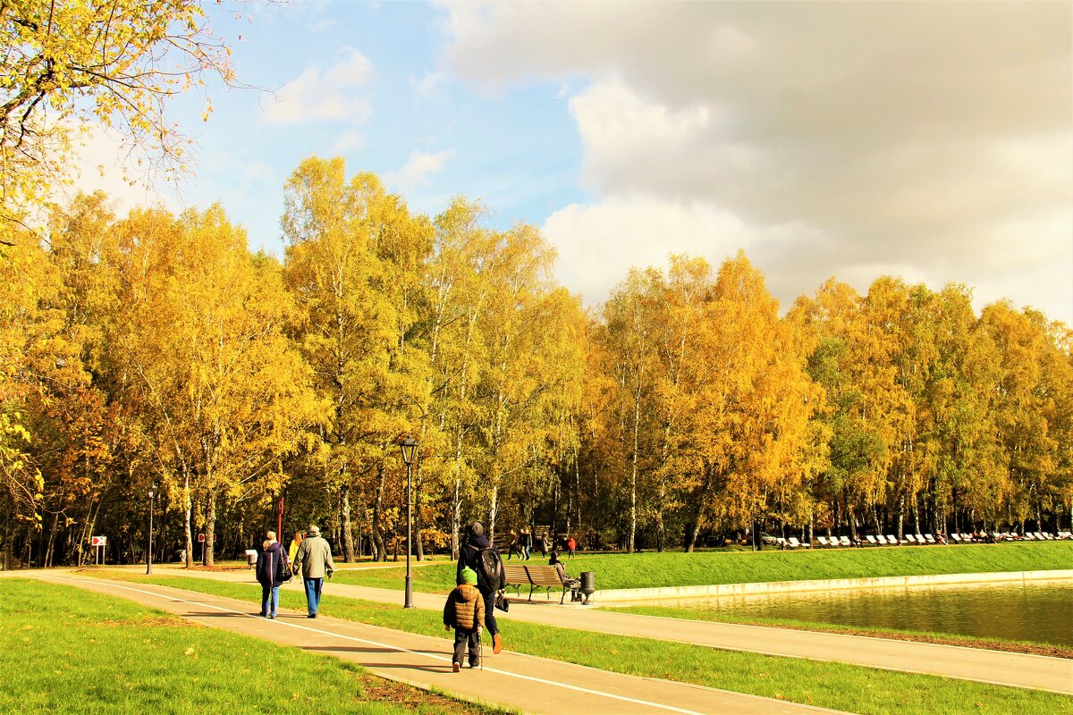 КУСКОВО В ОСЕННЕМ УБРАНСТВЕ... - Валентина 