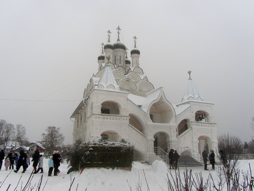 ..прихожане Благовещенской церкви на Рождество.. - galalog galalog