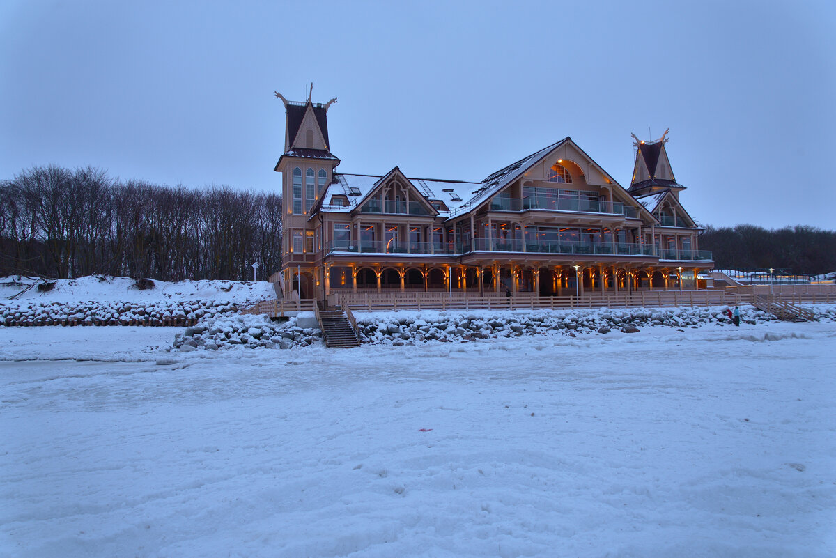 Море промёрзло на десятки метров от берега. - Константин Белоногов