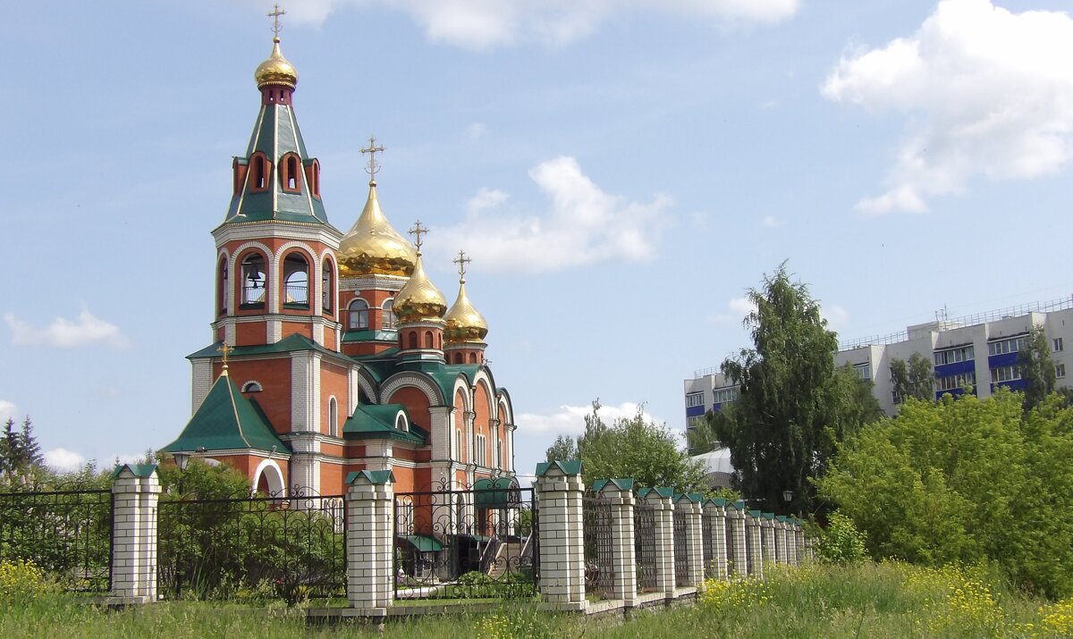 "Лицом к храму" - Макс Орлов