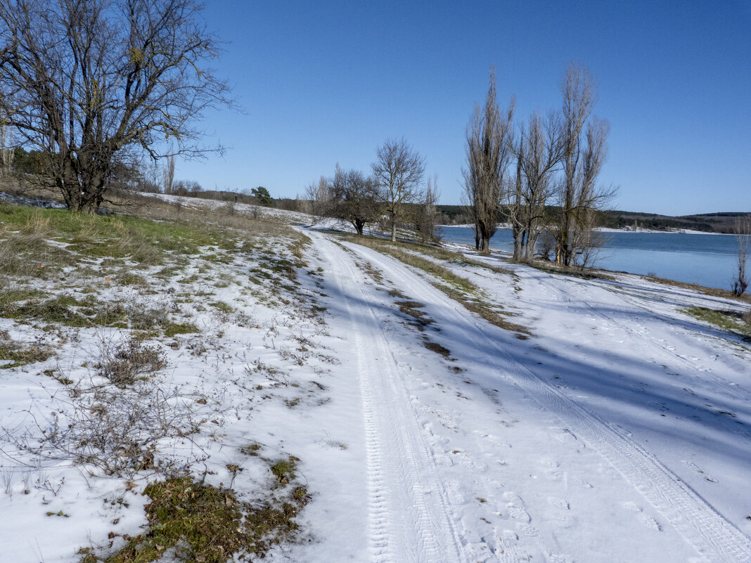 Зимний пейзаж  Крыма - Валентин Семчишин