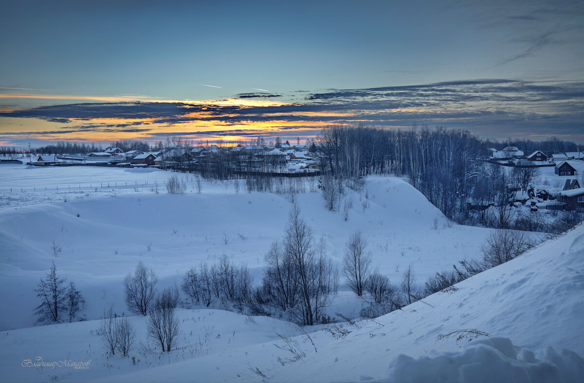 "Вечер после очередного снегопада"© - Владимир Макаров