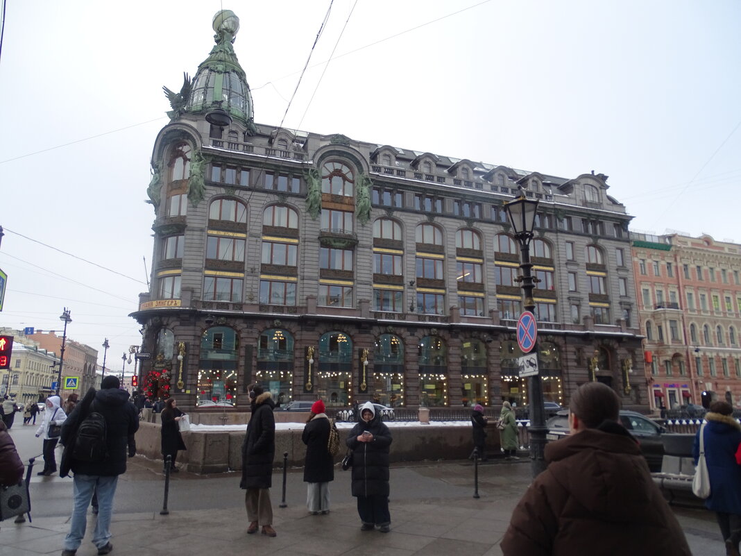 вид на Дом книги - Anna-Sabina Anna-Sabina