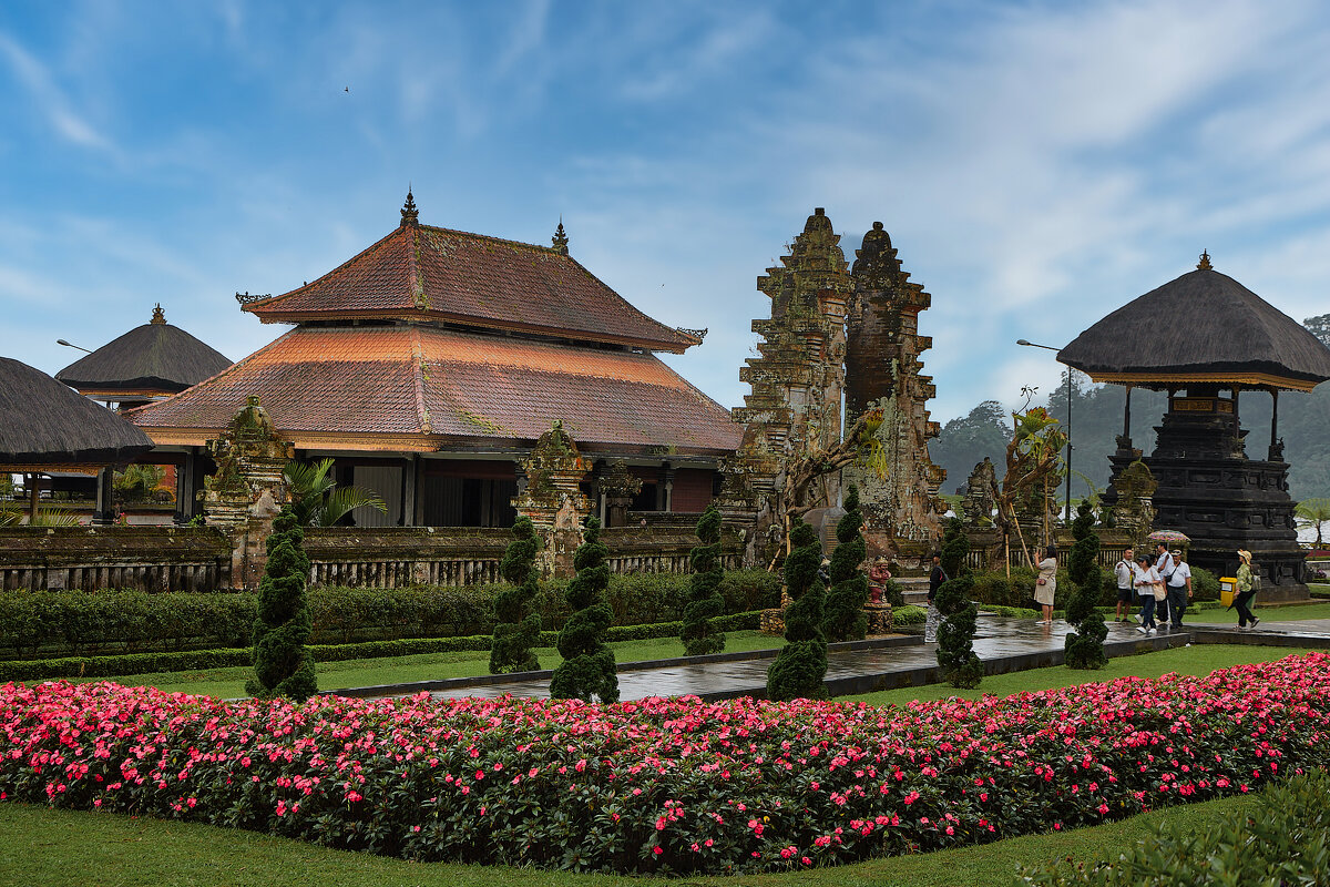 Территория храма Пура Улун Дану (Бали) - Андрей Город
