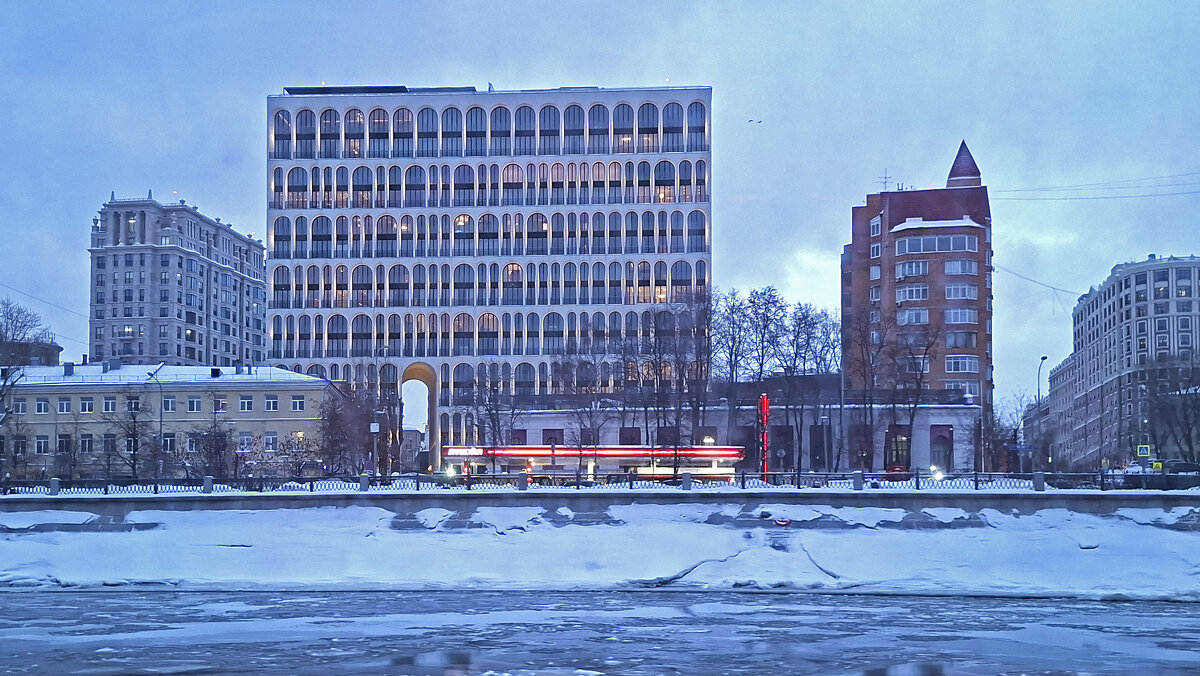 Новая архитектура на Саввиновской набережной. Жилой дом. - ИРЭН@ .