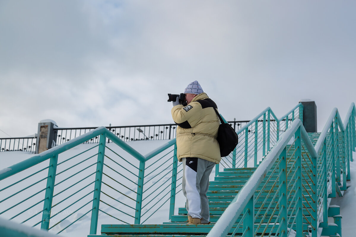 Фотограф на лестнице - Александр Синдерёв