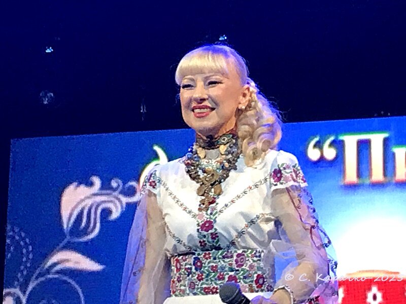 Оксана співє - Степан Карачко