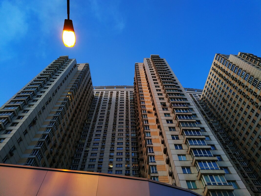 Дом на Хорошевском шоссе - Андрей Лукьянов