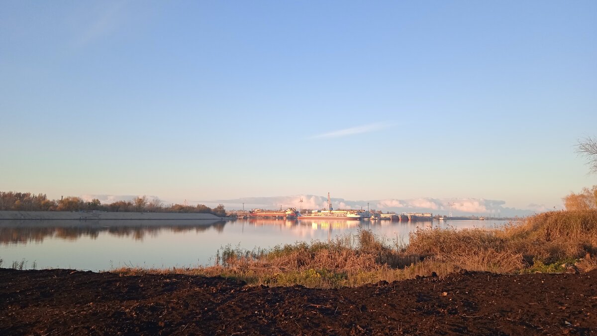 на набережной - Елена Шаламова