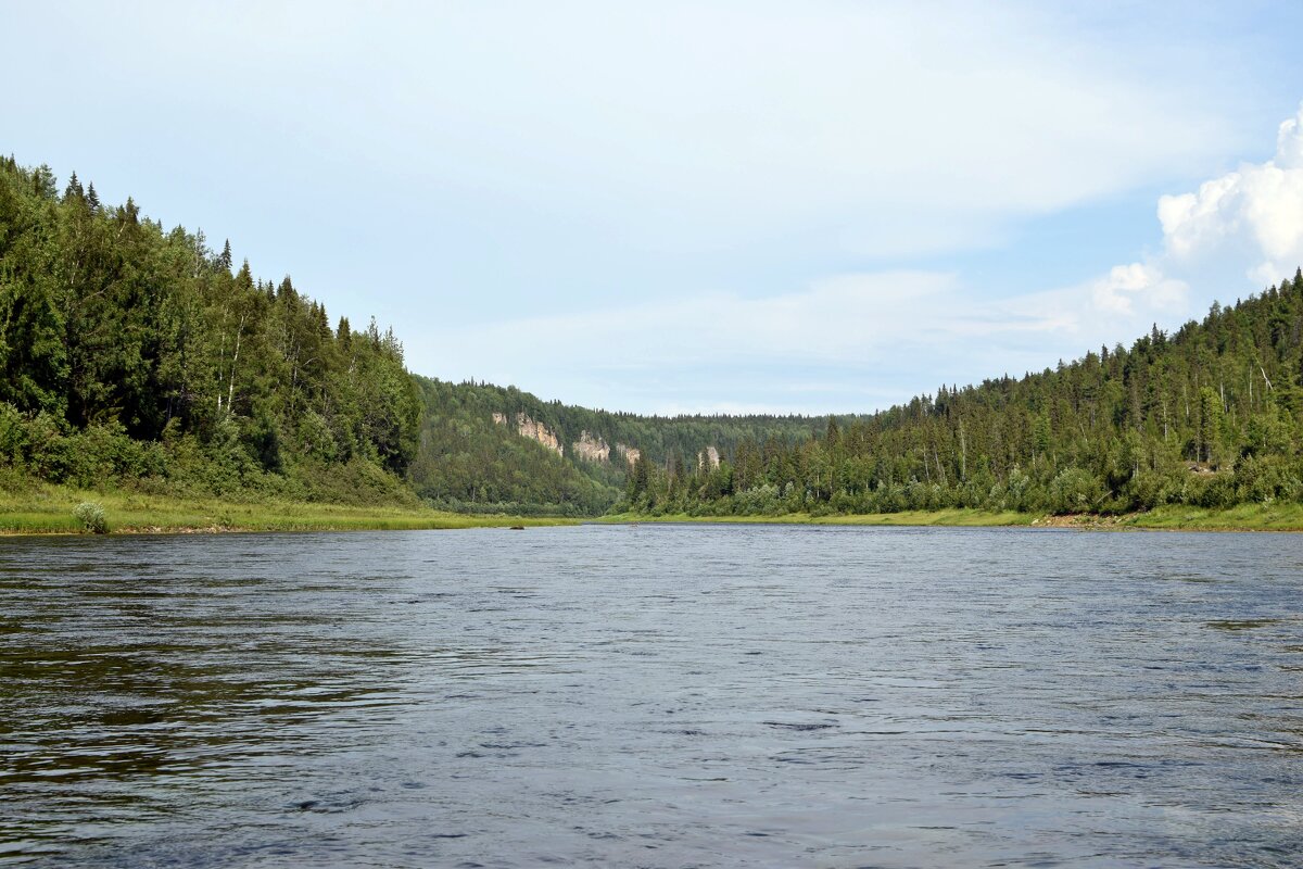 Скалы вдалеке. - ВикТор Быстров