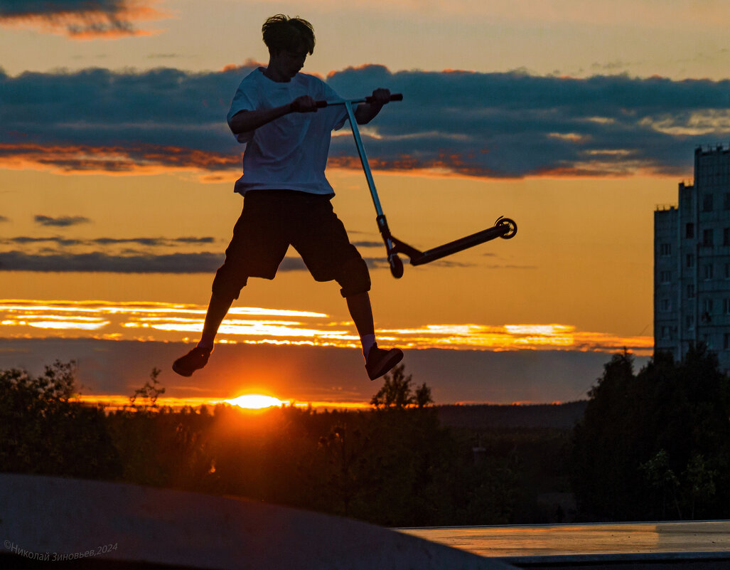 ПеРеШаГиВаЯ СоЛнЦе) - Николай Зиновьев