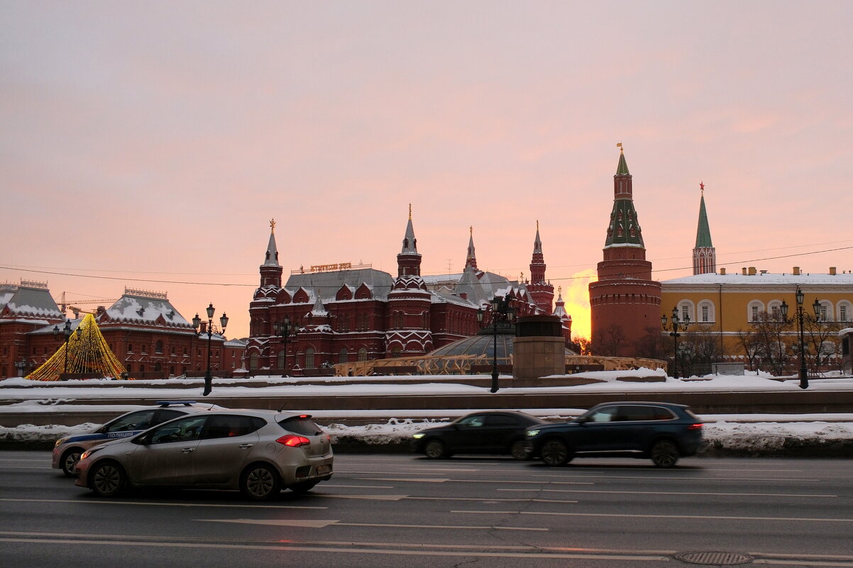 Рассвет в Москве - Лютый Дровосек