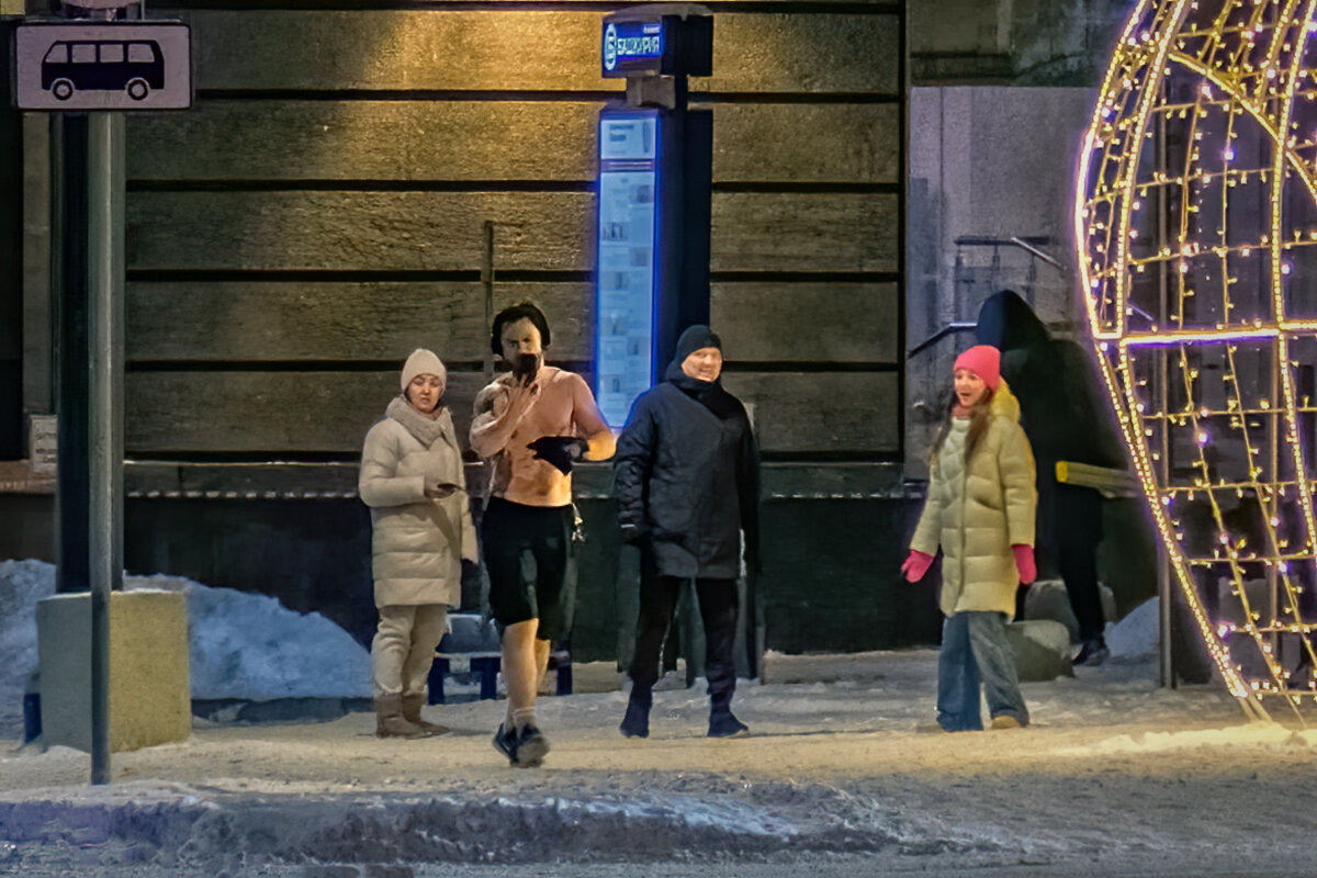 "Охолонусь    струёй    ледяною..." - Сергей Шатохин 