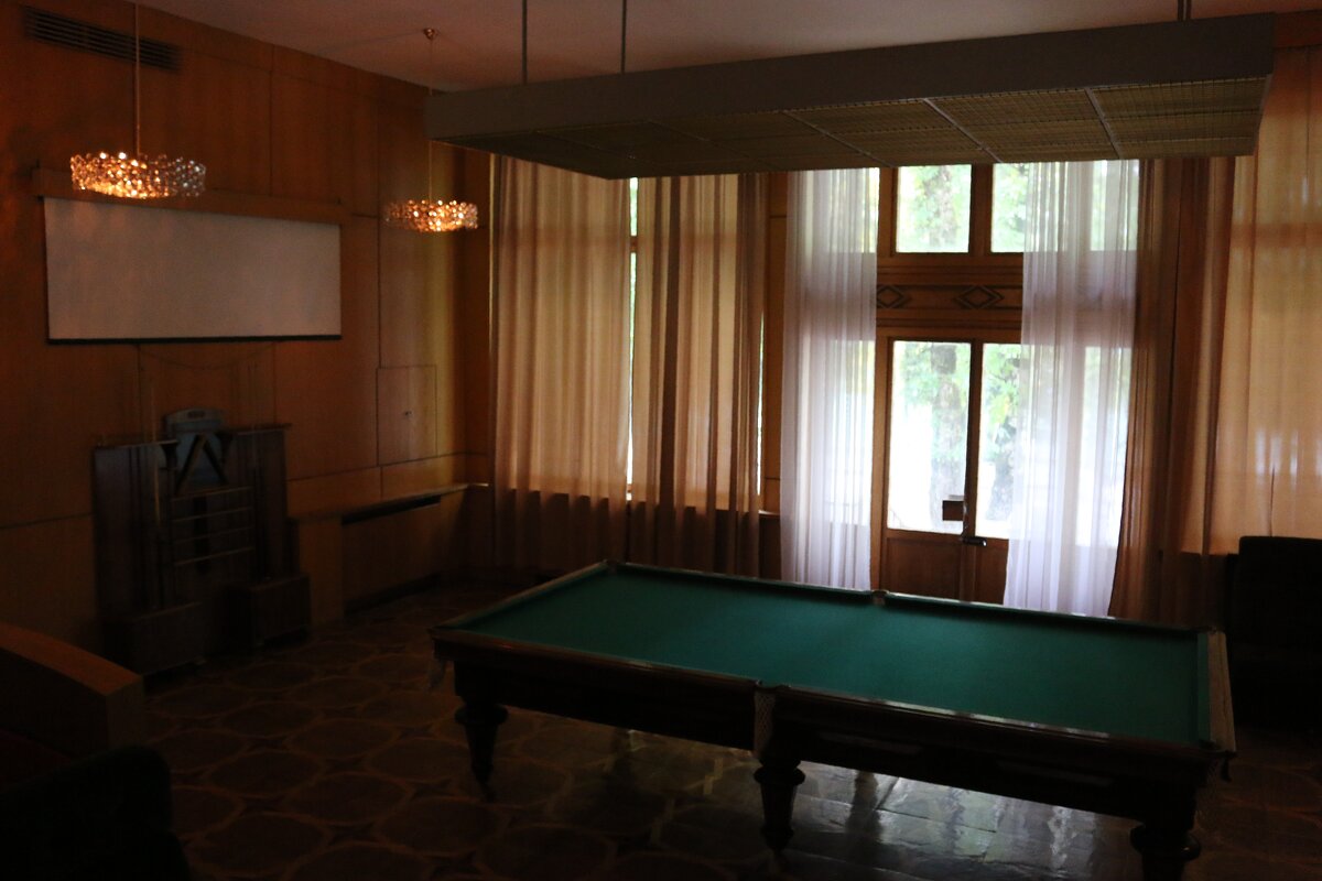 Интерьеры дачи Сталина на озере Рица - Ольга 