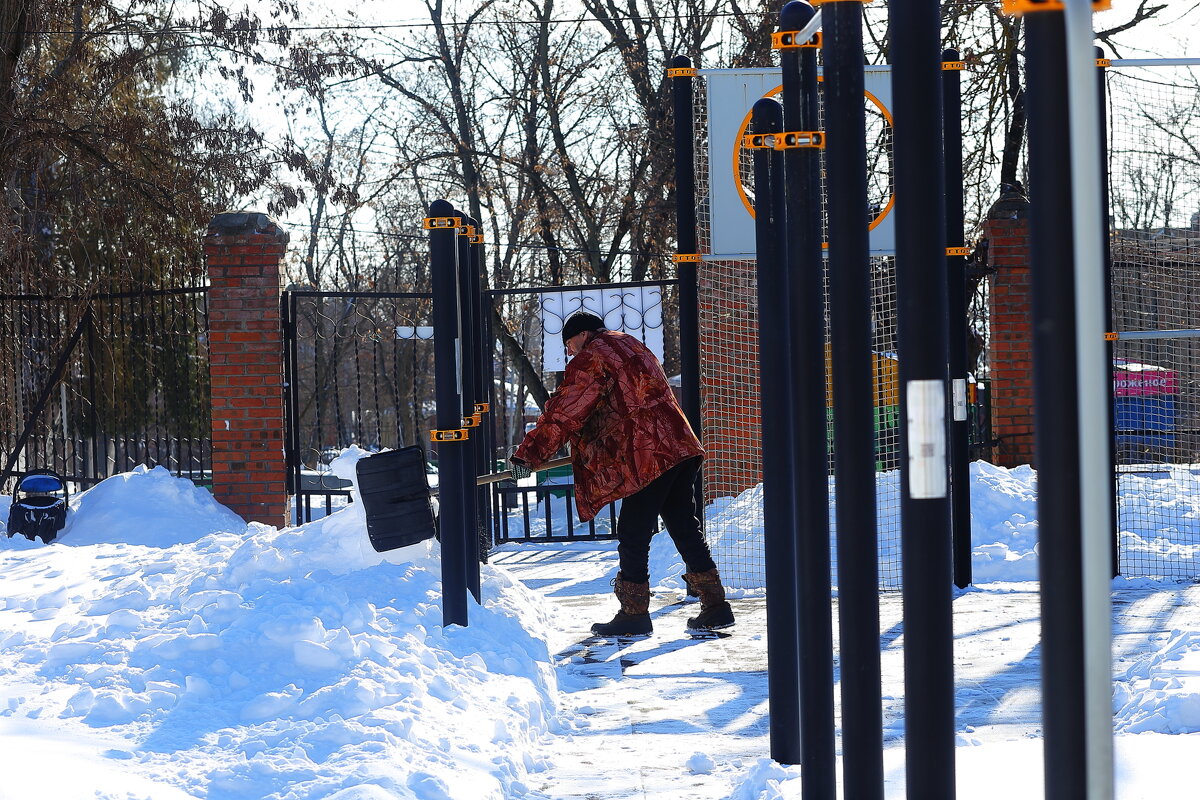 На спортплощадке - Юрий Гайворонскiий