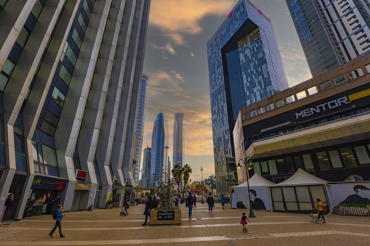 Tel Aviv - Shmual & Vika Retro