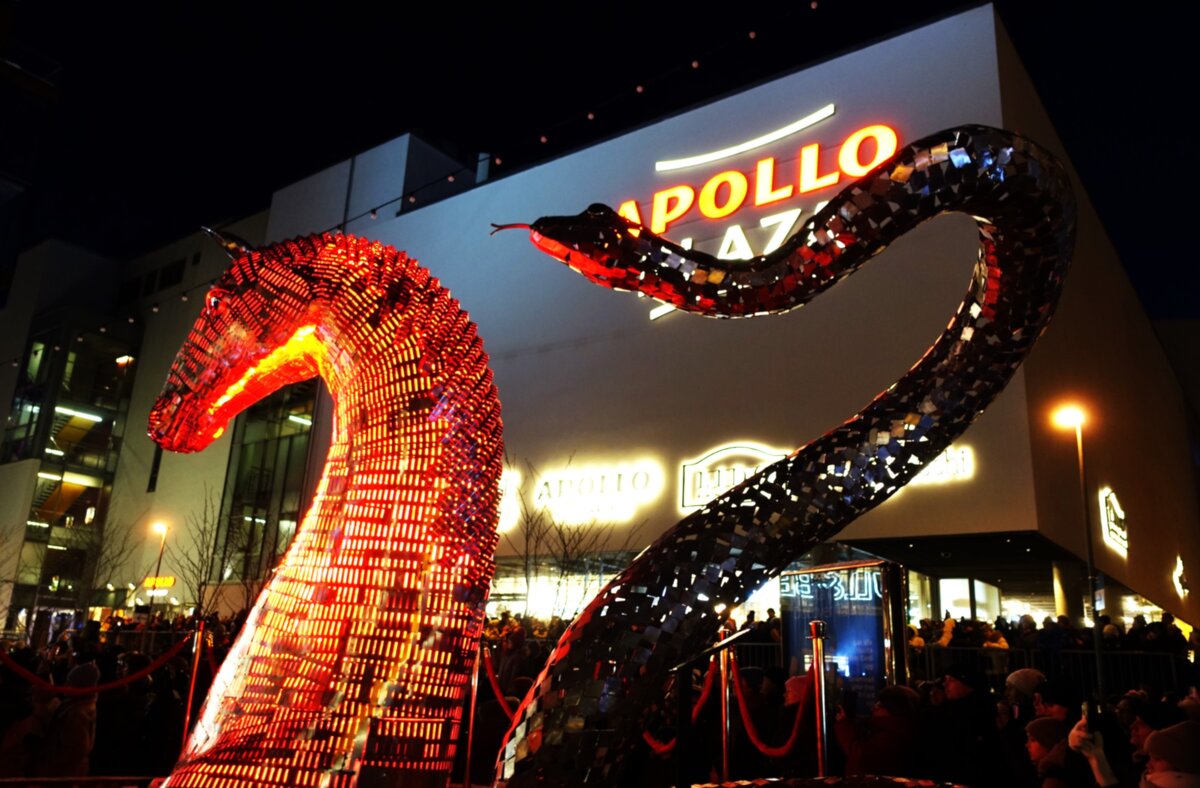 Красная огненная лошадь и уходящая змея - Aida10 Красная огненная лошадь и уходящая змея - Aida10