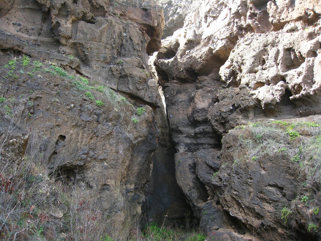 В ущелье на острове Санту-Антан. - unix (Илья Утропов)