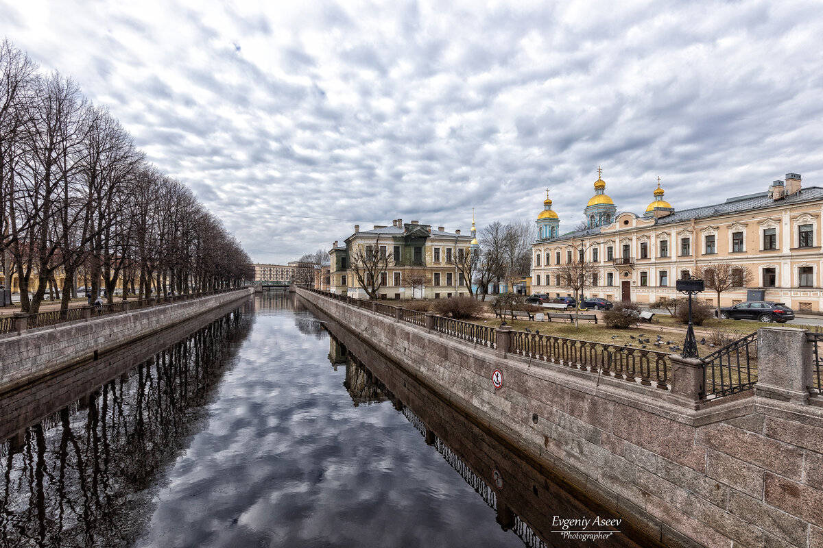 В городе весна - Евгений В городе весна - Евгений