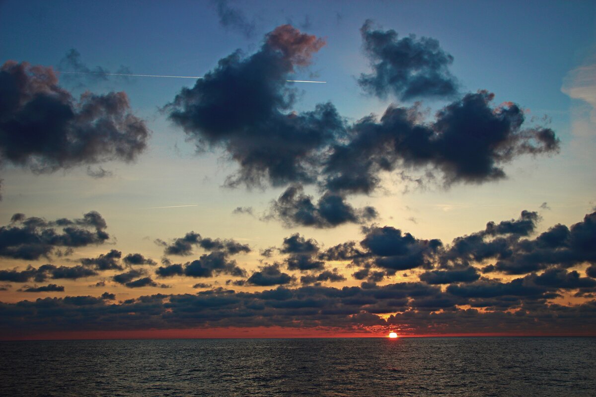 Красивый и "спокойный" Бискайский залив на закате - В.И 