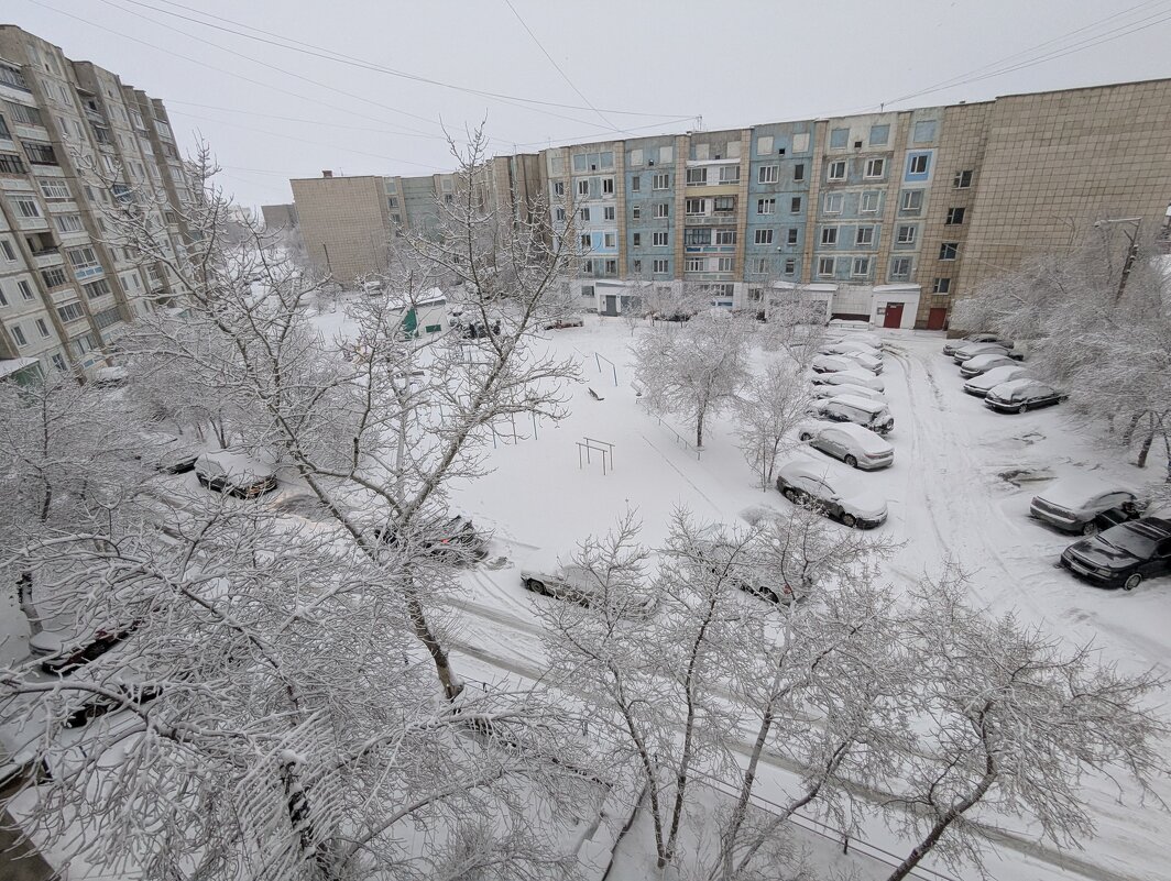 Утро,в городе... - Андрей Хлопонин