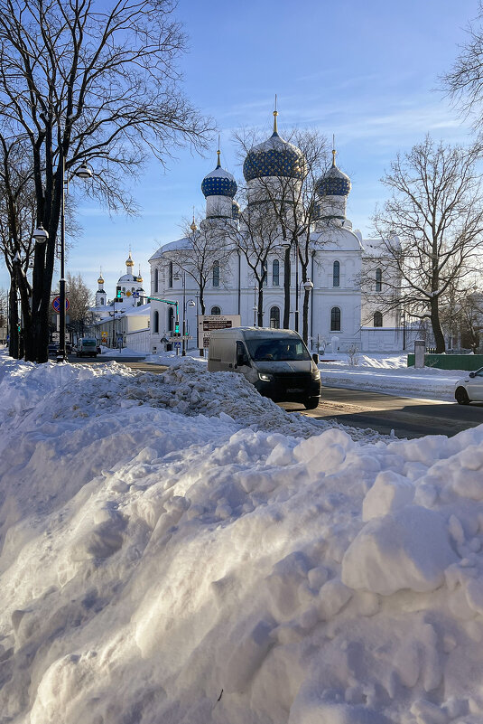 Углич. Вид на Богоявленский монастырь - Galina 