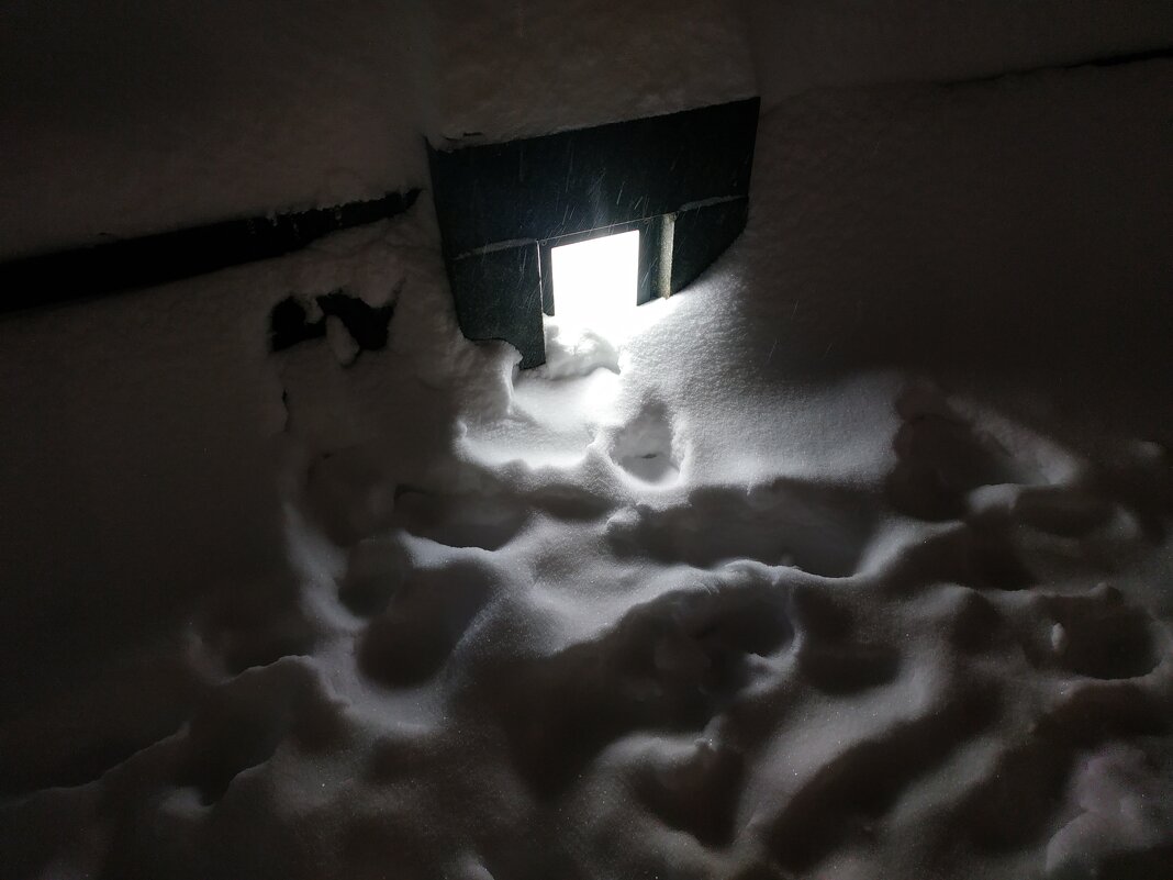 Снег в Москве, или Я шагаю с работы устало - Андрей Лукьянов Снег в Москве, или Я шагаю с работы устало - Андрей Лукьянов