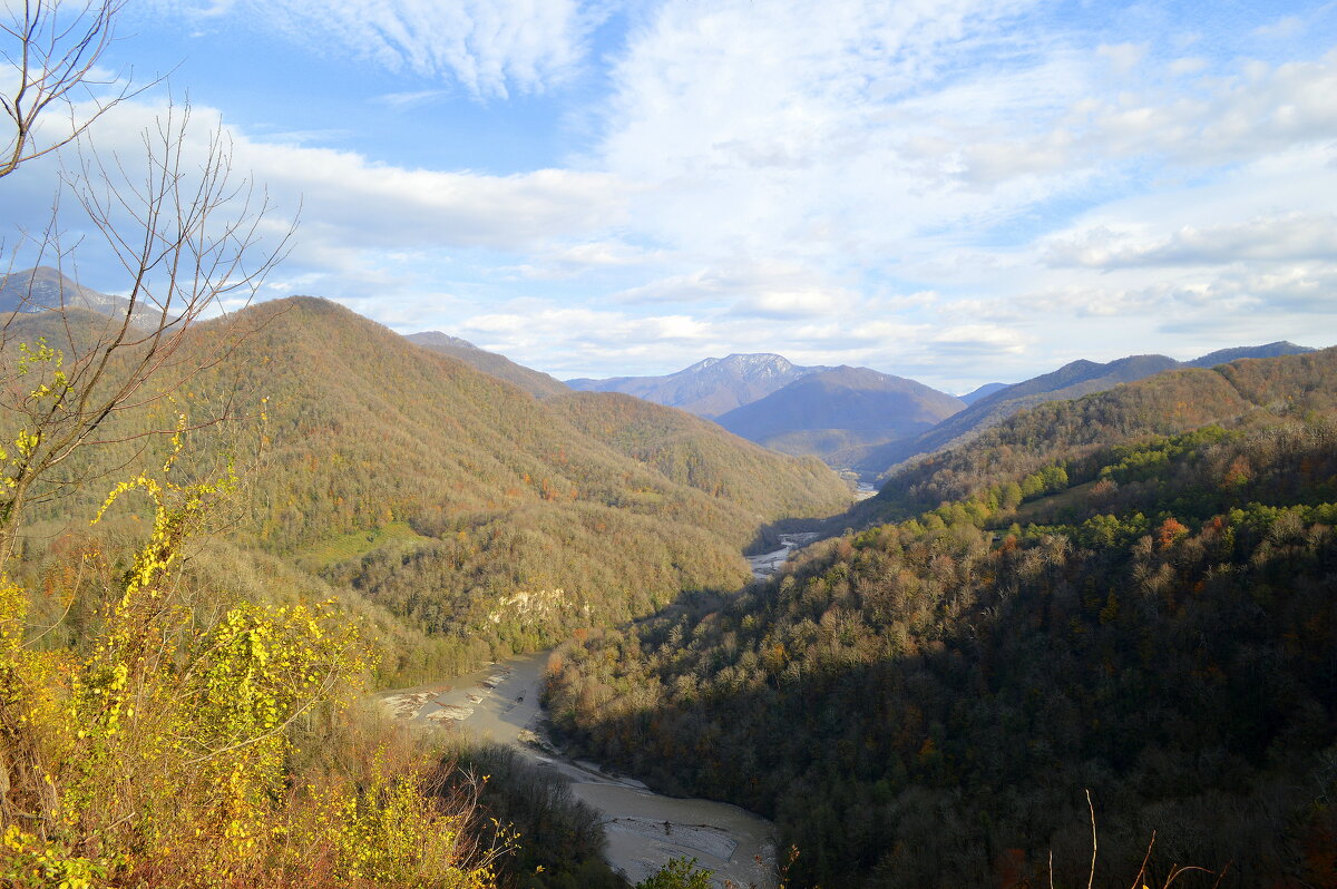 По дороге в монастырь "Крестовая пустынь" - Татьяна Лютаева По дороге в монастырь "Крестовая пустынь" - Татьяна Лютаева