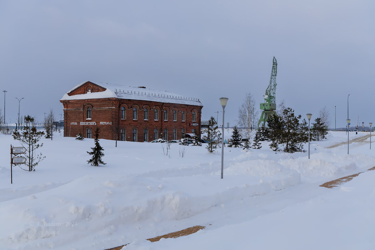 Отель Никитин около Собора Александра Невского - Александр Синдерёв Отель Никитин около Собора Александра Невского - Александр Синдерёв