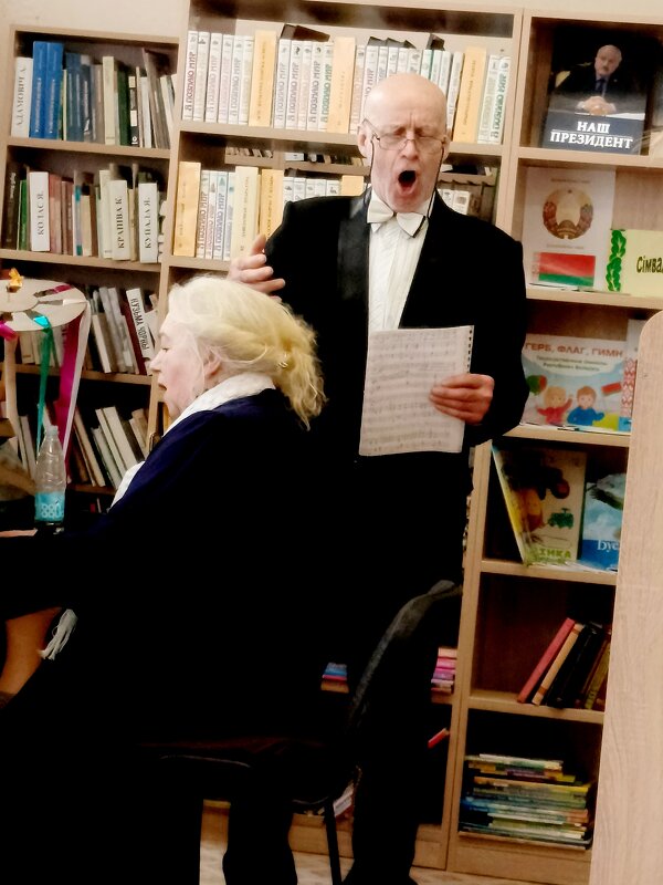 Уж не Киса ли Воробьянинов из гайдаевского фильма? - Vladimir Semenchukov Уж не Киса ли Воробьянинов из гайдаевского фильма? - Vladimir Semenchukov