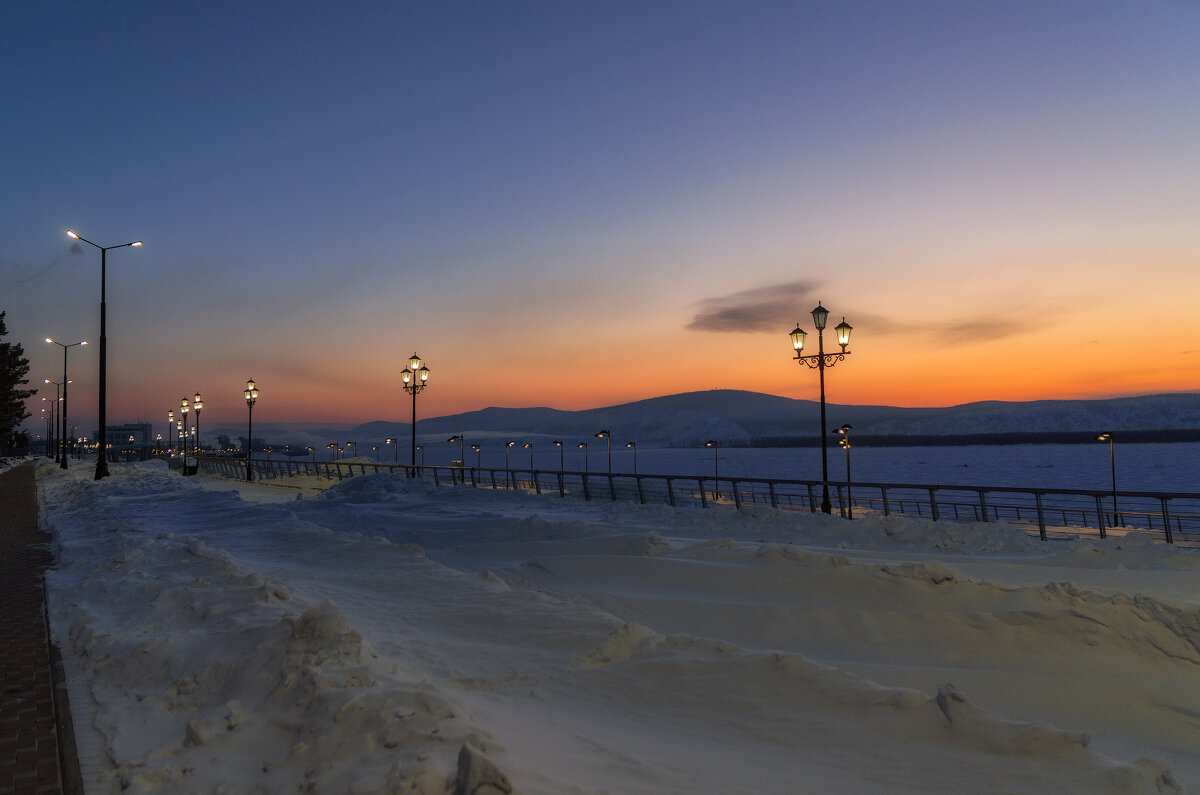Рассвет над Амуром - Виктор Иванович Чернюк