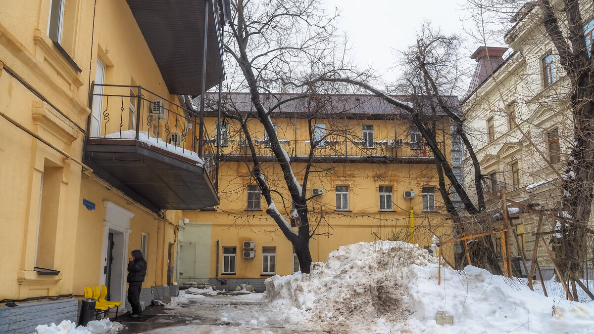 Уютный Дворик - юрий поляков Уютный Дворик - юрий поляков