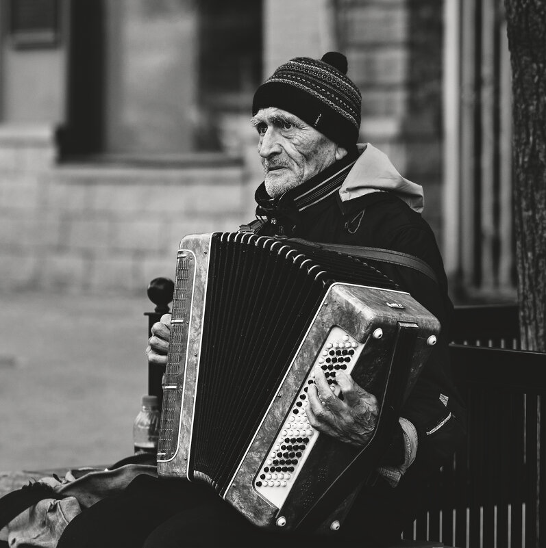 Уличный музыкант - Александр Уличный музыкант - Александр