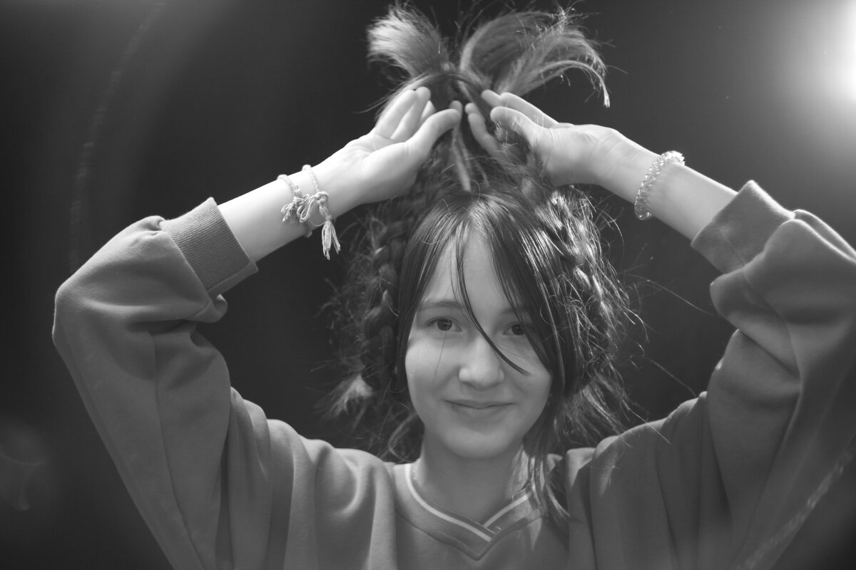 София играет с косичками - Иван Зиновьев София играет с косичками - Иван Зиновьев