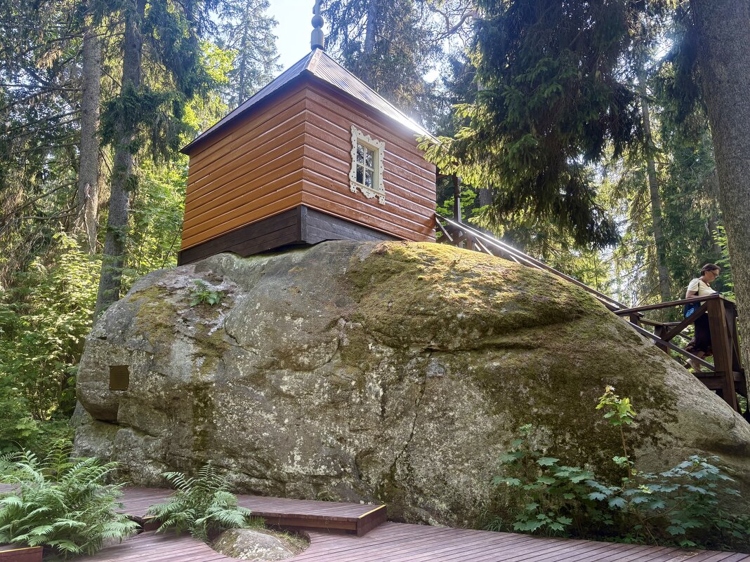 "Конь-камень" с часовней - Наталия Павлова "Конь-камень" с часовней - Наталия Павлова